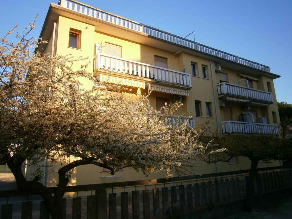 Caorle Economy Apartments Habitación foto